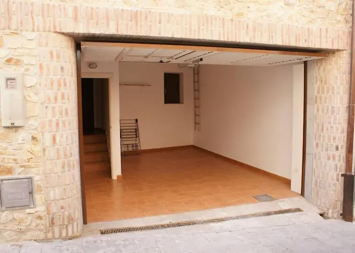 La Bella Lola Boutique Home